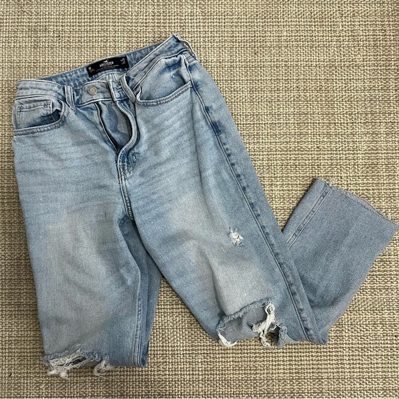 Hollister Co. Hi-Rise Crop Distressed Jeans - Picture 3 of 7